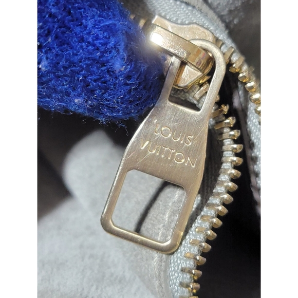 SOLD***Authentic Louis Vuitton Limited Edition Whisper Bag Monogram Suede & Pyt… - Picture 10 of 13